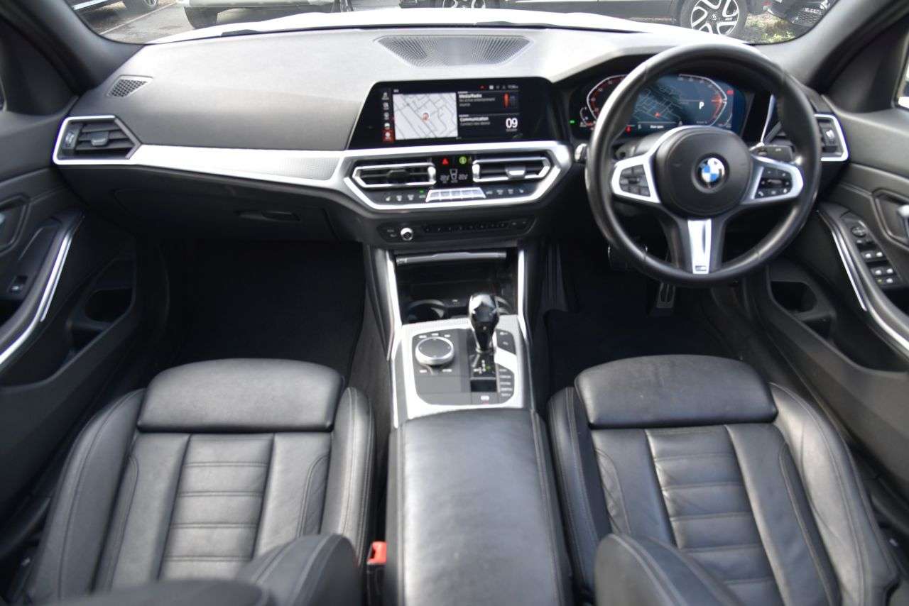 A 2021 BMW 3 SERIES 2.0 318d MHT M Sport Saloon 4dr Diesel Hybrid Auto Euro 6 (s/s) (150 ps) FU A 2021 BMW 3 SERIES 2.0 318d MHT M Sport Saloon 4dr Diesel Hybrid Auto Euro 6 (s/s) (150 ps) FU