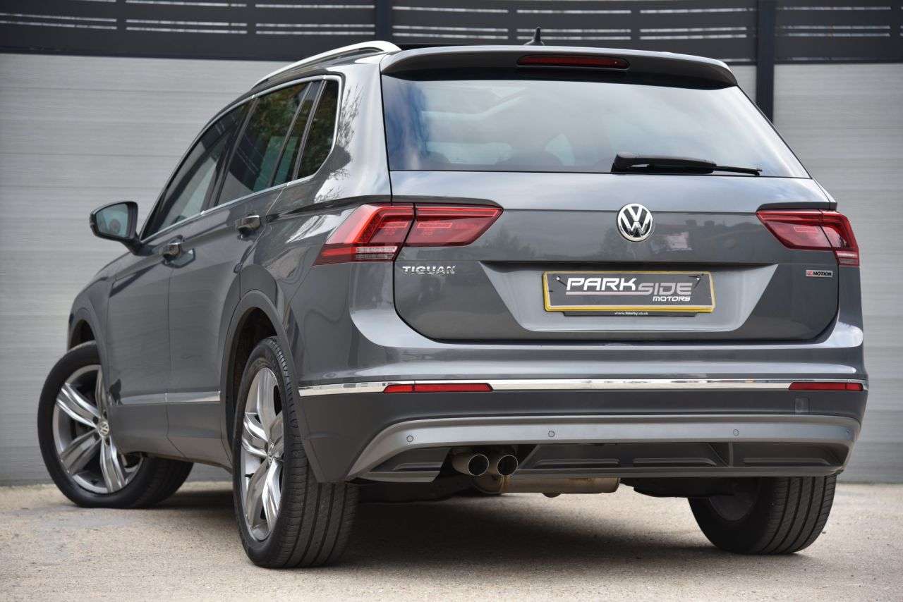 A 2020 VOLKSWAGEN TIGUAN 2.0 TDI SEL SUV 5dr Diesel DSG 4Motion Euro 6 (s/s) (190 ps) ADAPTIVE CRUIS A 2020 VOLKSWAGEN TIGUAN 2.0 TDI SEL SUV 5dr Diesel DSG 4Motion Euro 6 (s/s) (190 ps) ADAPTIVE CRUIS