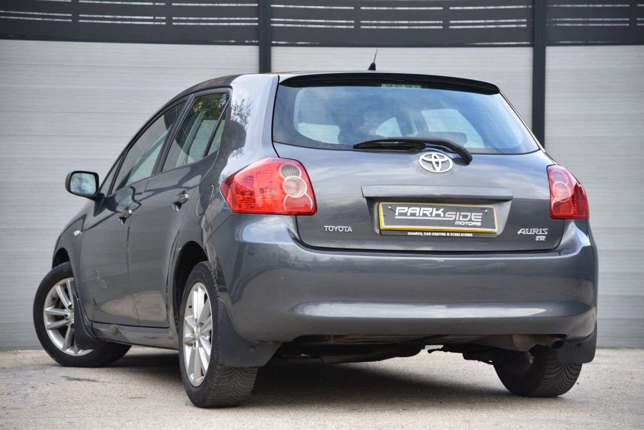 A 2009 TOYOTA AURIS 1.6 V-Matic TR Hatchback 5dr Petrol Manual (153 g/km, 124 bhp) MOT VALID (1 A 2009 TOYOTA AURIS 1.6 V-Matic TR Hatchback 5dr Petrol Manual (153 g/km, 124 bhp) MOT VALID (1