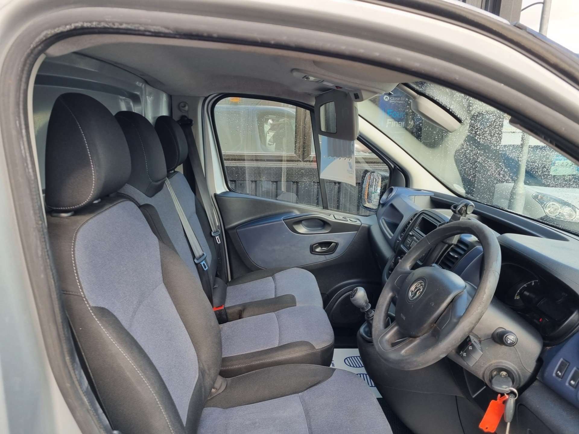 2015 VAUXHALL VIVARO 2015 VAUXHALL VIVARO