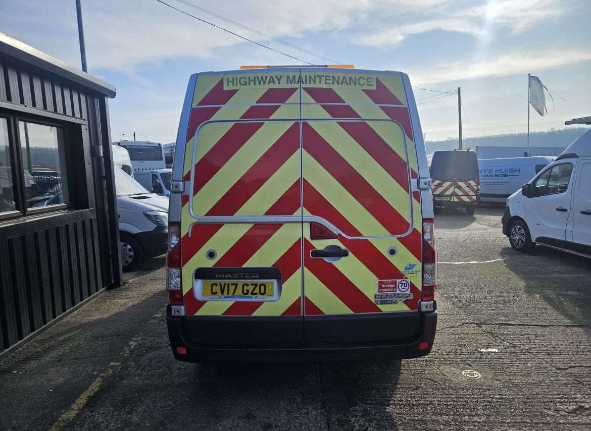 A 2017 RENAULT MASTER MM35 BUSINESS PLUS ENERGY DCI CRC A 2017 RENAULT MASTER MM35 BUSINESS PLUS ENERGY DCI CRC