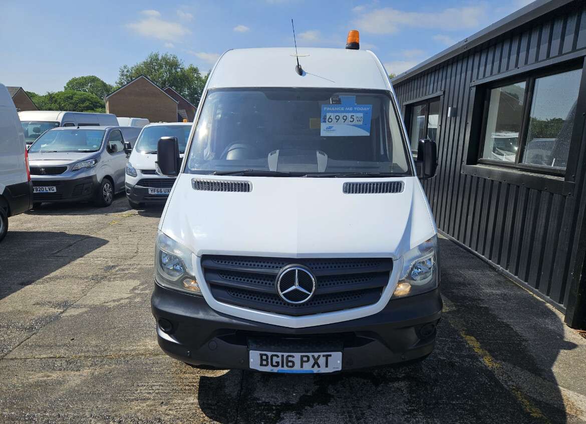 A 2016 MERCEDES-BENZ SPRINTER 313 CDI SWB A 2016 MERCEDES-BENZ SPRINTER 313 CDI SWB