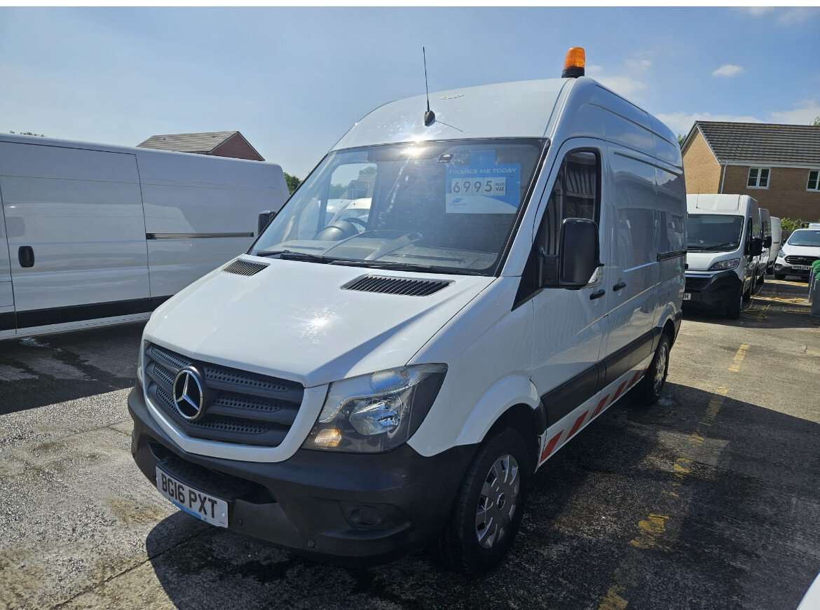 A 2016 MERCEDES-BENZ SPRINTER 313 CDI SWB A 2016 MERCEDES-BENZ SPRINTER 313 CDI SWB