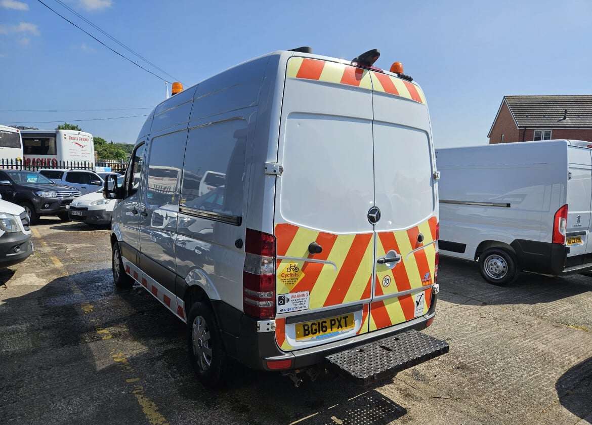 A 2016 MERCEDES-BENZ SPRINTER 313 CDI SWB A 2016 MERCEDES-BENZ SPRINTER 313 CDI SWB
