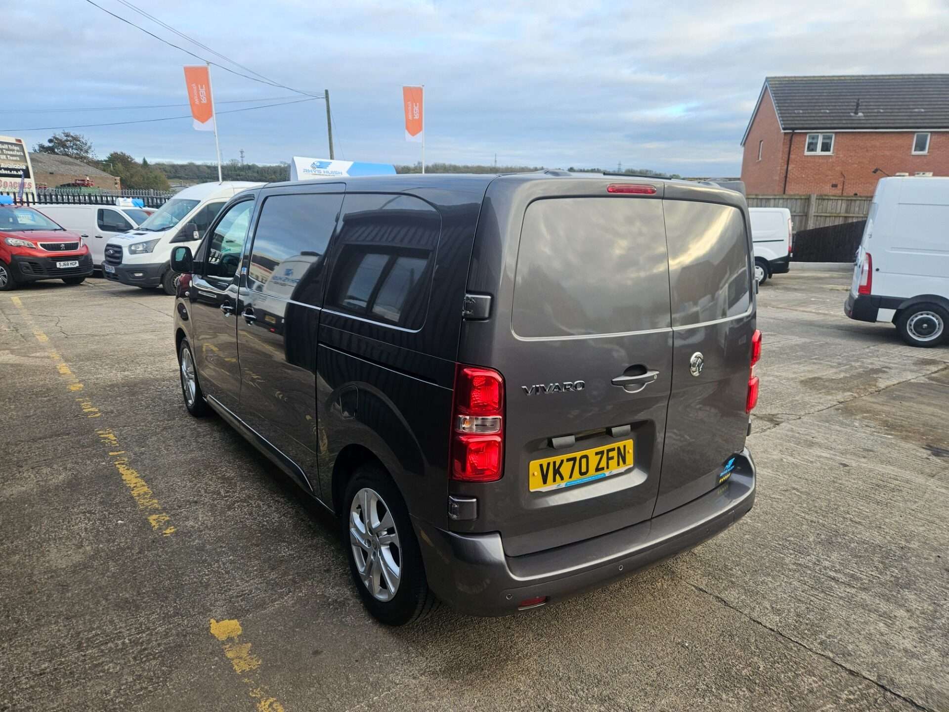 A 2020 VAUXHALL VIVARO L1H1 2700 SPORTIVE S/S A 2020 VAUXHALL VIVARO L1H1 2700 SPORTIVE S/S