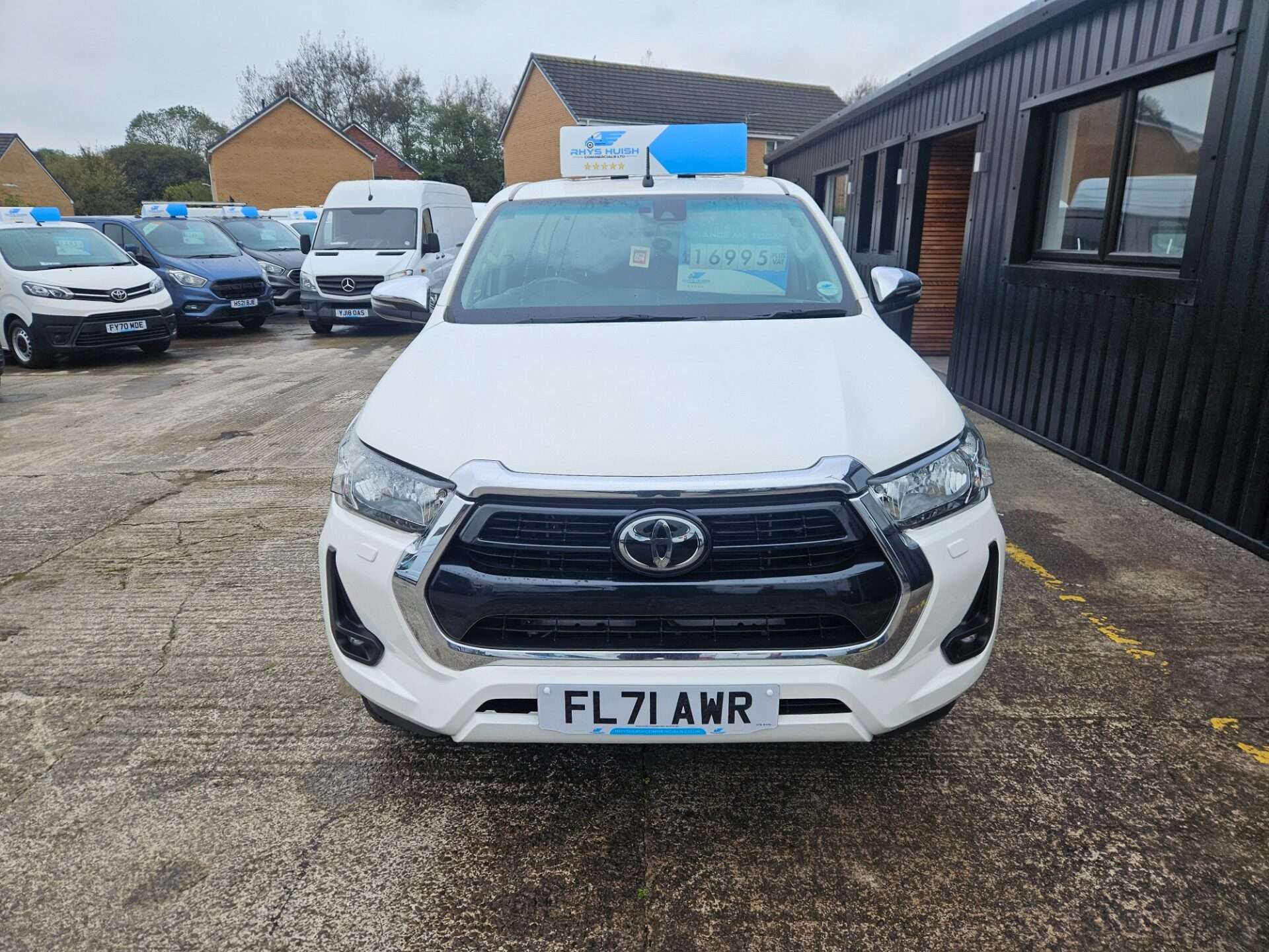 A 2021 TOYOTA HILUX ICON 4WD D-4D DCB A 2021 TOYOTA HILUX ICON 4WD D-4D DCB