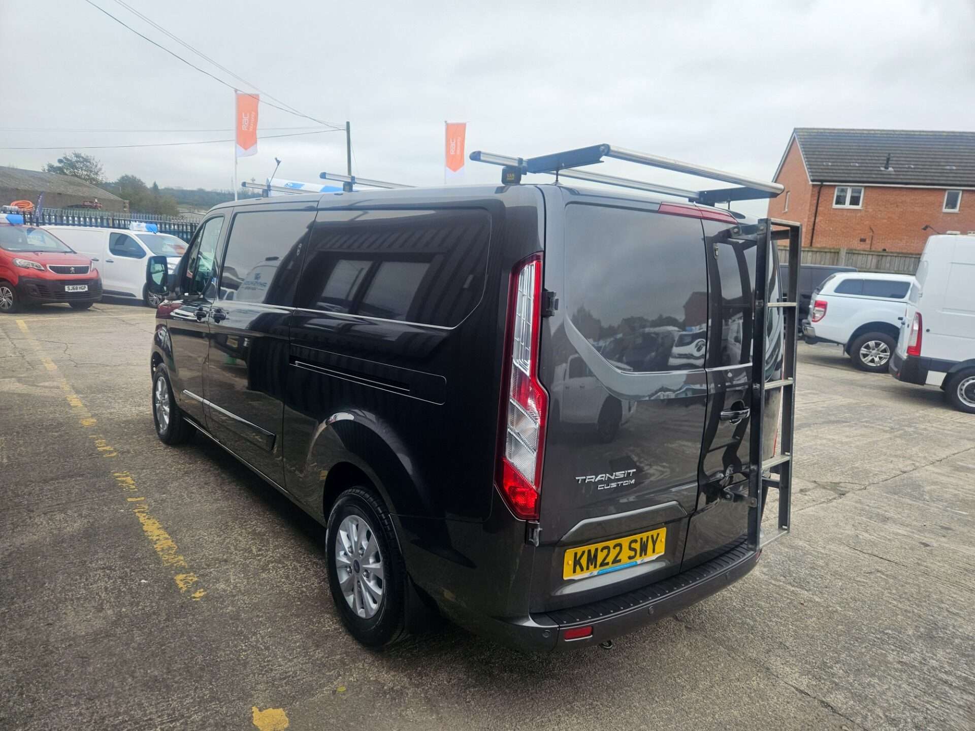 A 2022 FORD TRANSIT CUSTOM 300 LIMITED P/V ECOBLUE A 2022 FORD TRANSIT CUSTOM 300 LIMITED P/V ECOBLUE