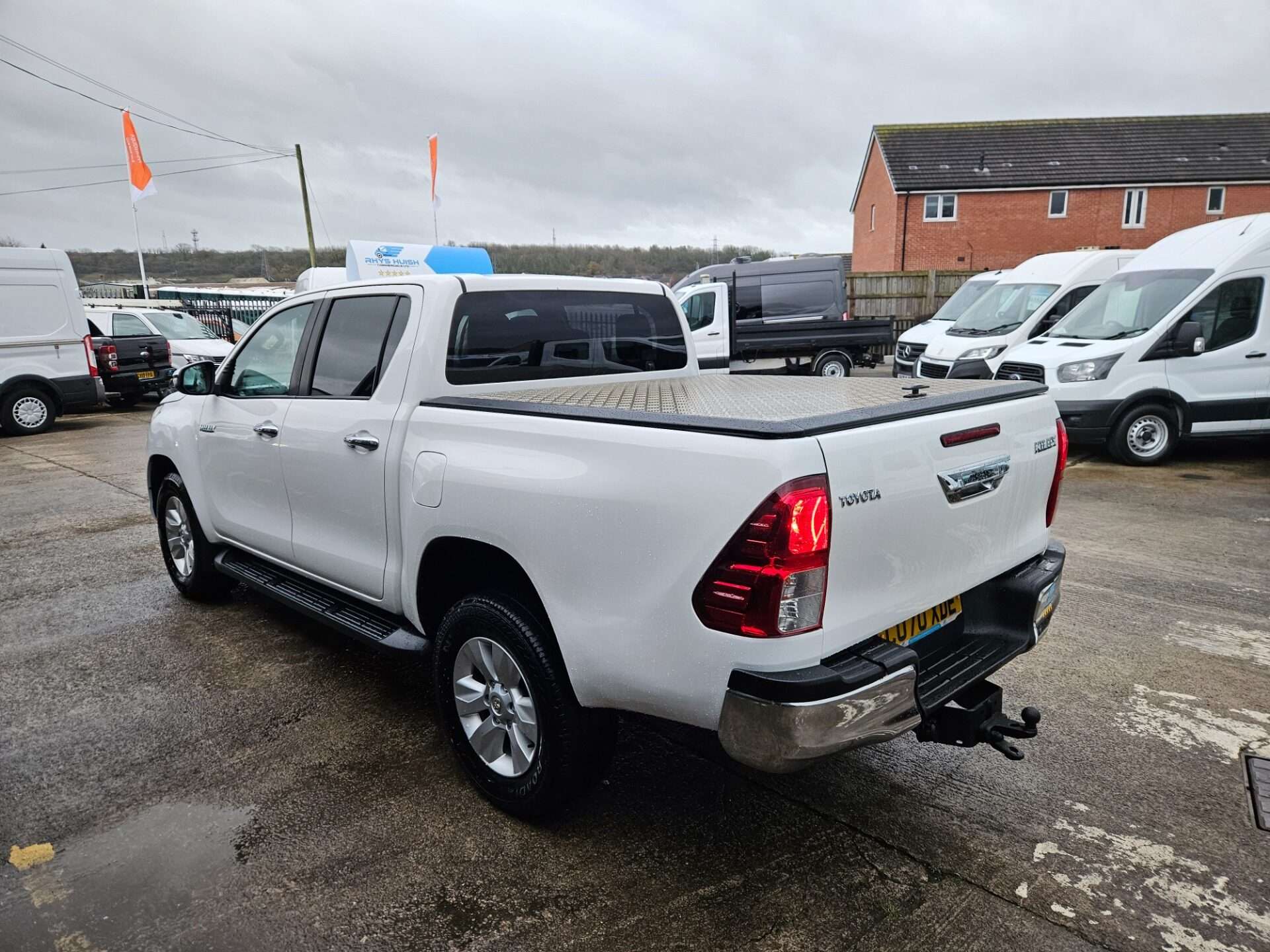 A 2020 TOYOTA HILUX ICON 4WD D-4D DCB A 2020 TOYOTA HILUX ICON 4WD D-4D DCB