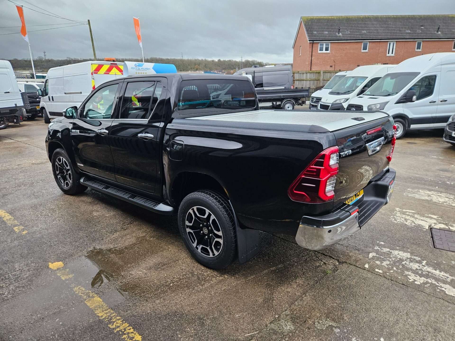 A 2021 TOYOTA HILUX INVINCIBLE 4WD D-4D DCB A 2021 TOYOTA HILUX INVINCIBLE 4WD D-4D DCB