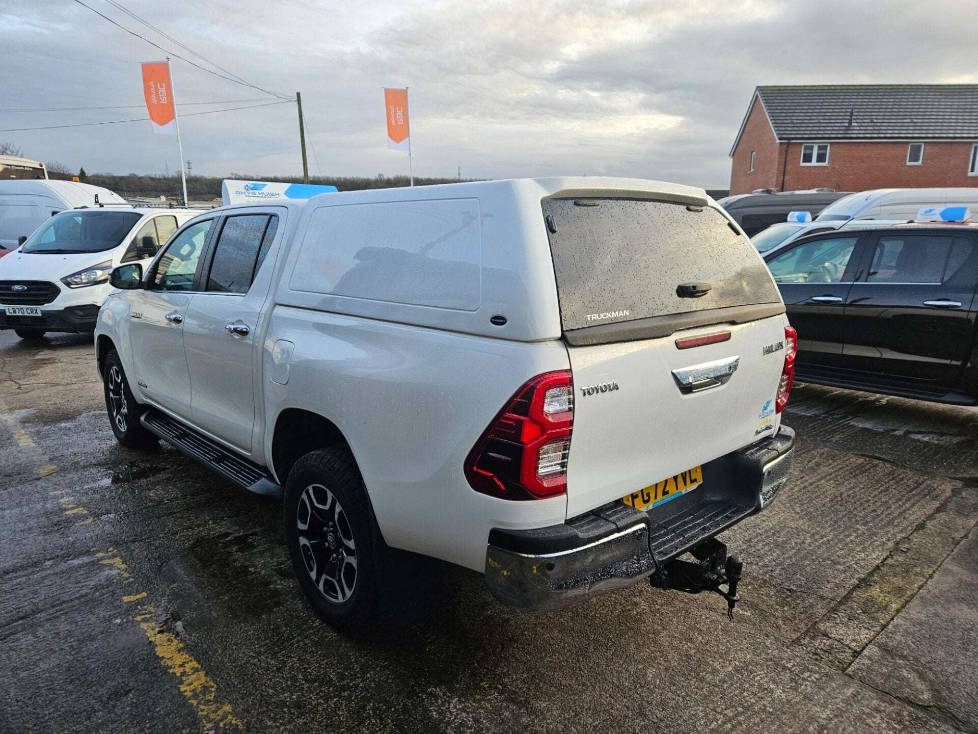 A 2022 TOYOTA HILUX INVINCIBLE 4WD D-4D DCB A 2022 TOYOTA HILUX INVINCIBLE 4WD D-4D DCB