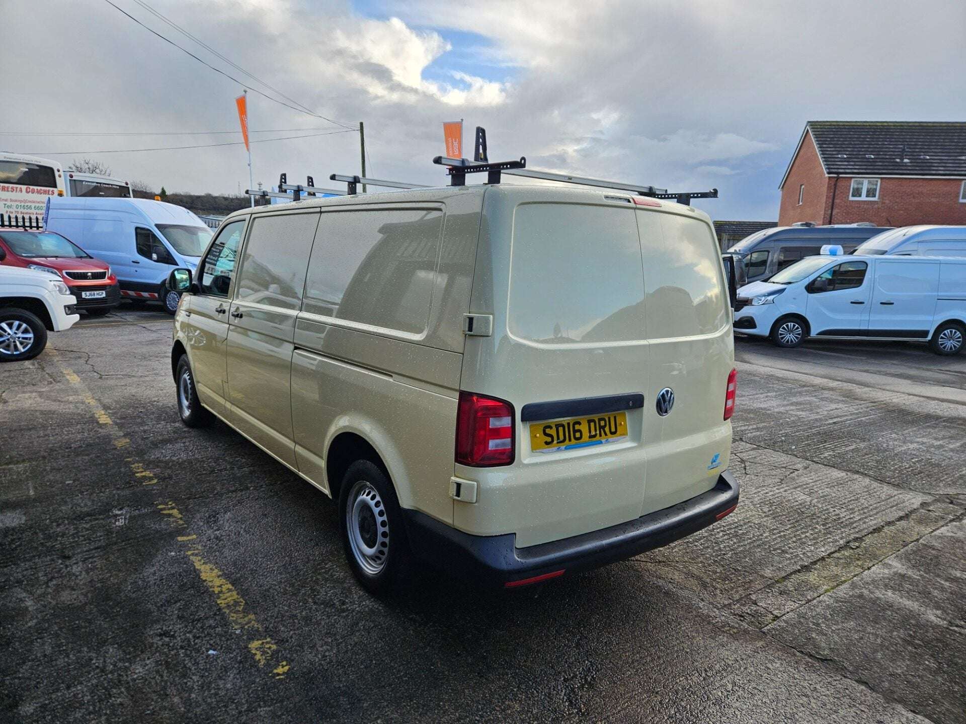 A 2016 VOLKSWAGEN TRANSPORTER A 2016 VOLKSWAGEN TRANSPORTER