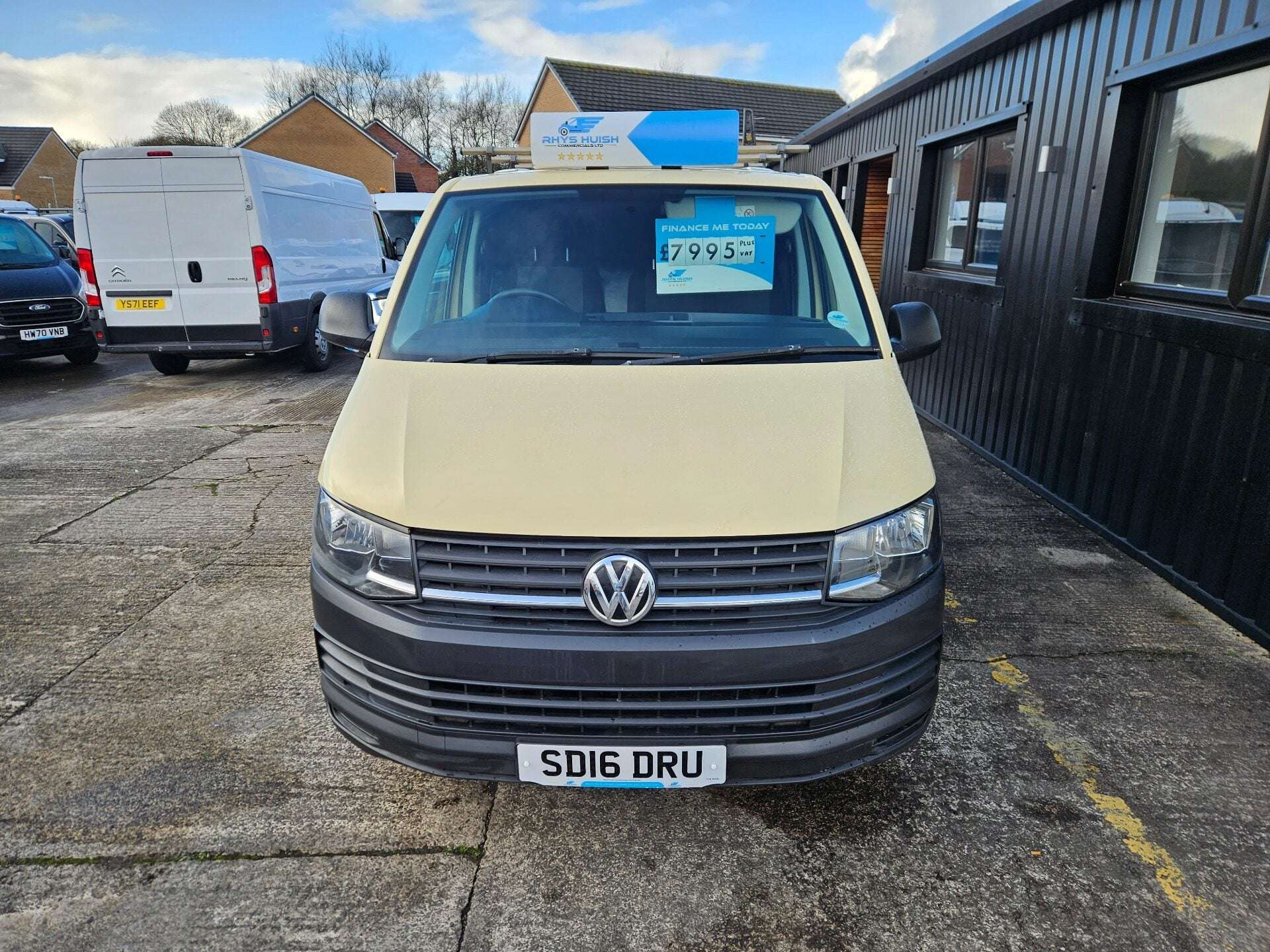 A 2016 VOLKSWAGEN TRANSPORTER A 2016 VOLKSWAGEN TRANSPORTER