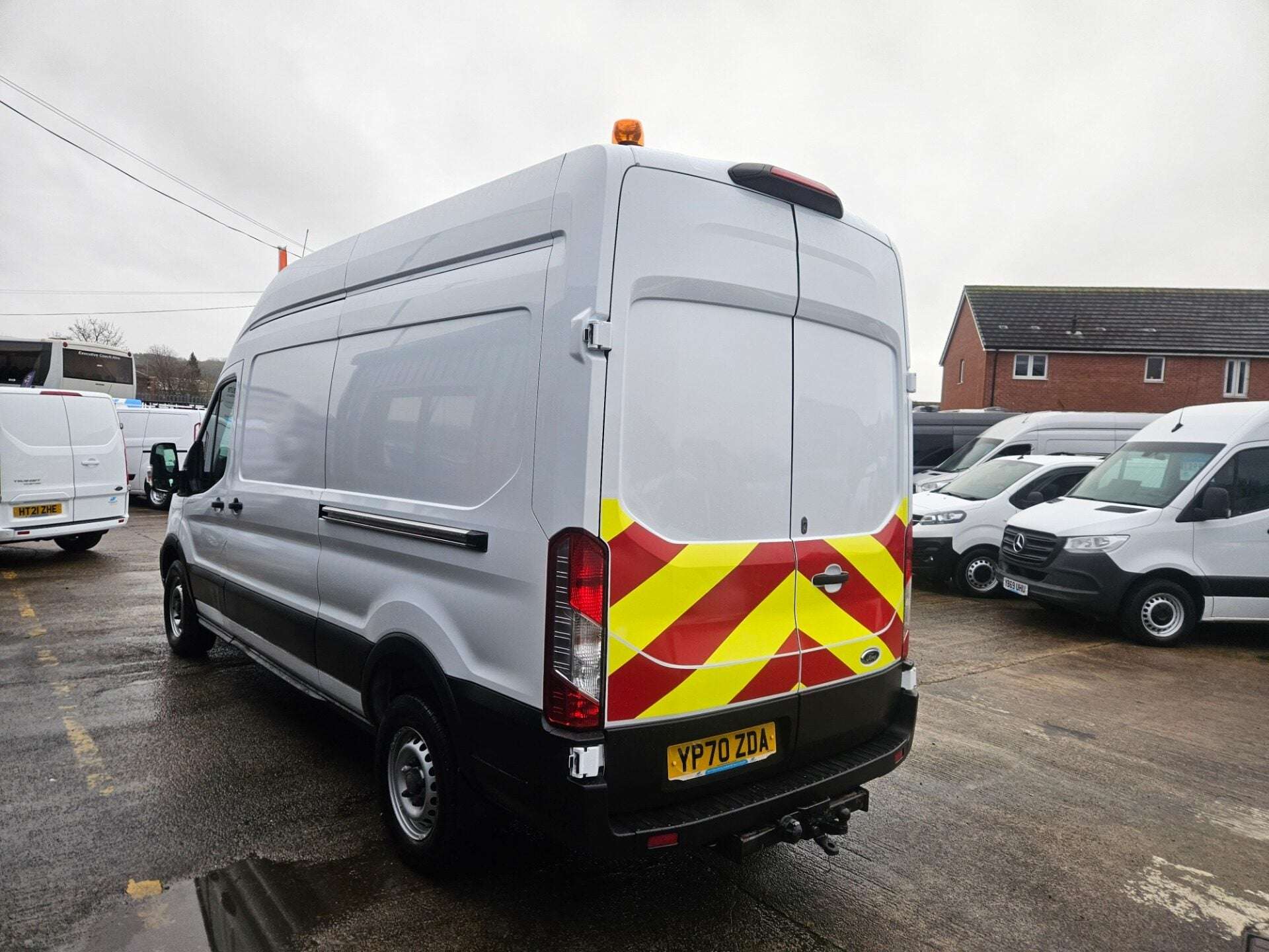 A 2020 FORD TRANSIT 350 LEADER P/V ECOBLUE A 2020 FORD TRANSIT 350 LEADER P/V ECOBLUE