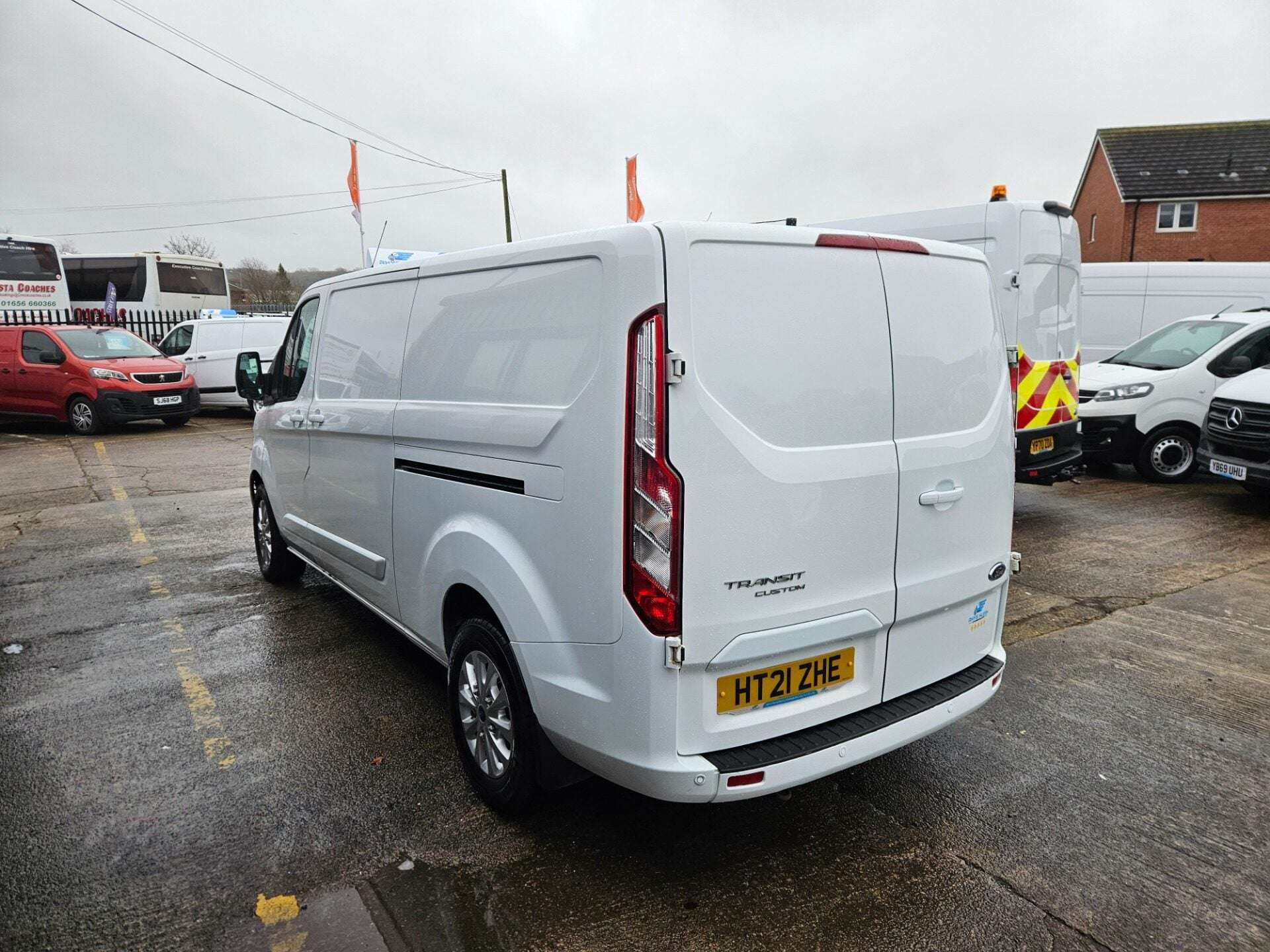 A 2021 FORD TRANSIT CUSTOM 300 LIMITED P/V ECOBLUE A 2021 FORD TRANSIT CUSTOM 300 LIMITED P/V ECOBLUE