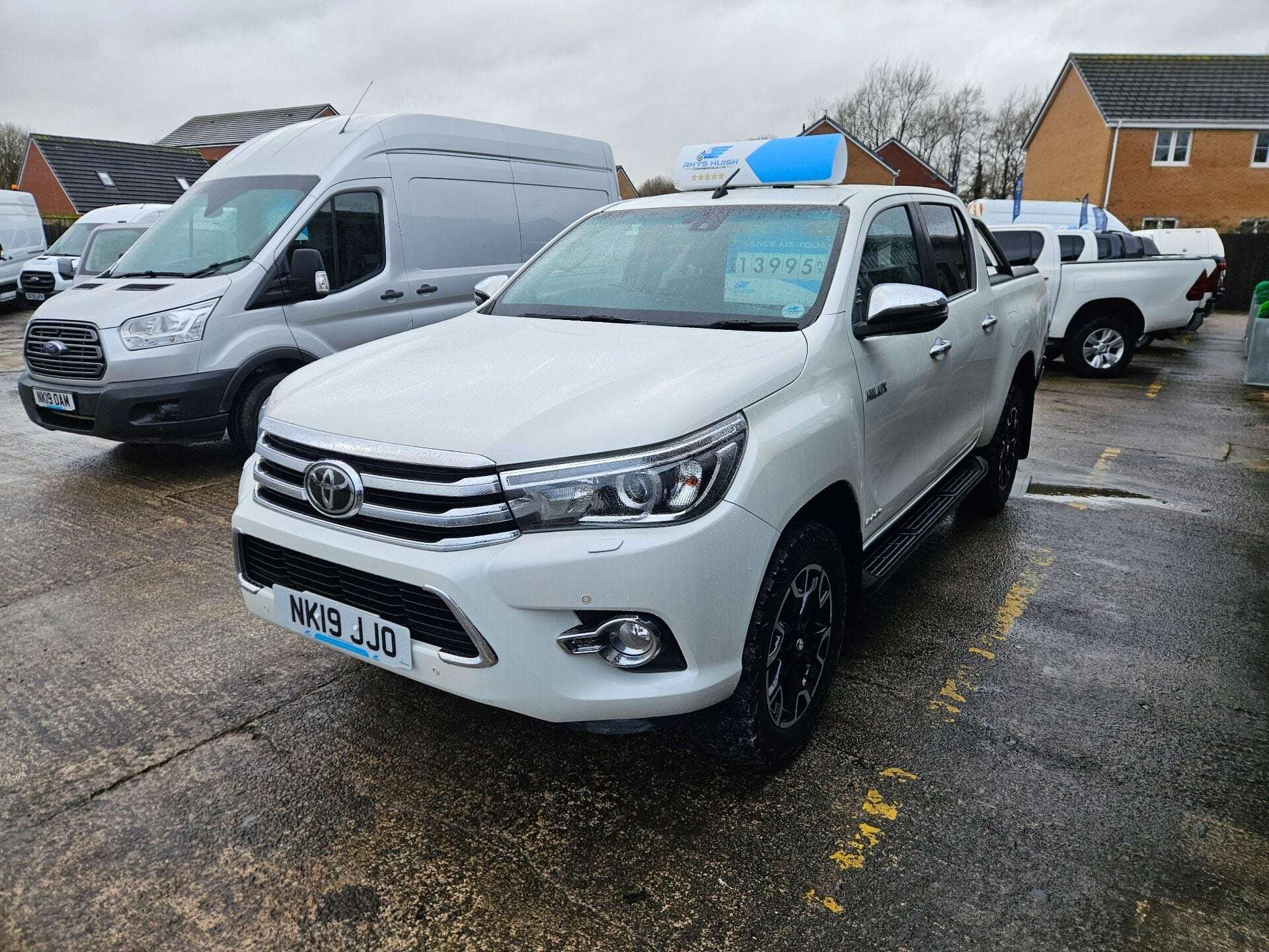 A 2019 TOYOTA HILUX INVINCIBLE 4WD D-4D DCB A 2019 TOYOTA HILUX INVINCIBLE 4WD D-4D DCB