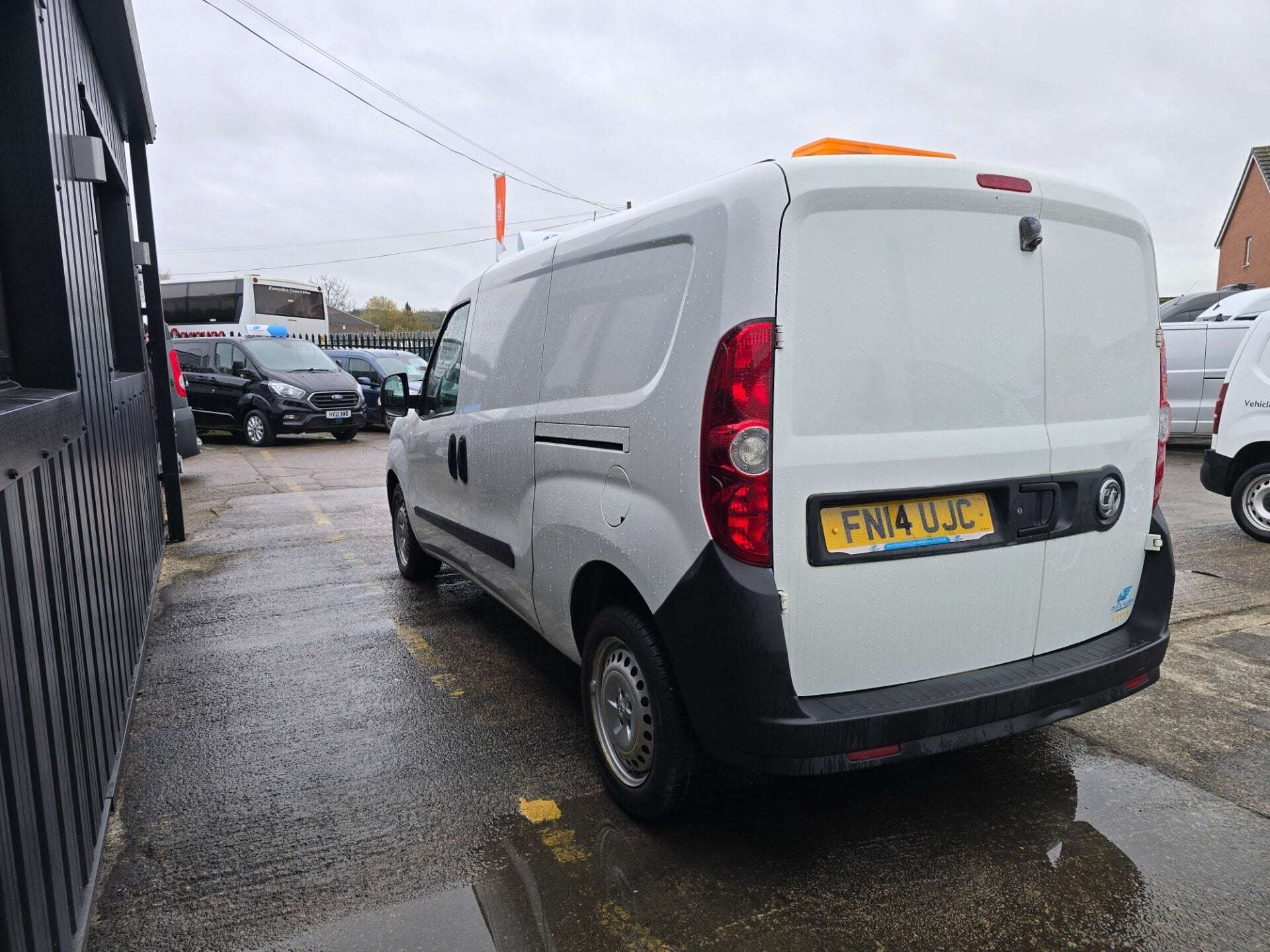 A 2014 VAUXHALL COMBO 2300 L2H1 CDTI S/S ECOFLEX A 2014 VAUXHALL COMBO 2300 L2H1 CDTI S/S ECOFLEX
