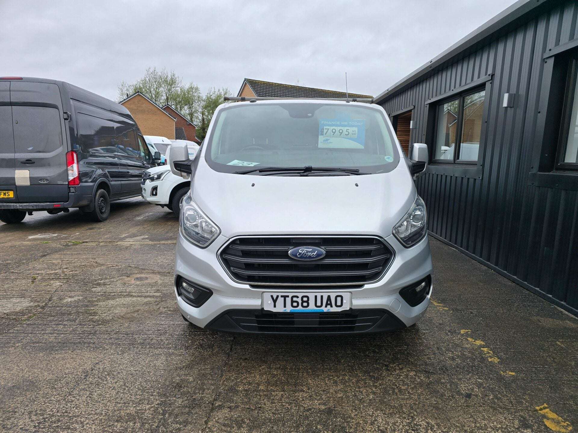 A 2018 FORD TRANSIT CUSTOM 300 LIMITED P/V L2 H1 A 2018 FORD TRANSIT CUSTOM 300 LIMITED P/V L2 H1