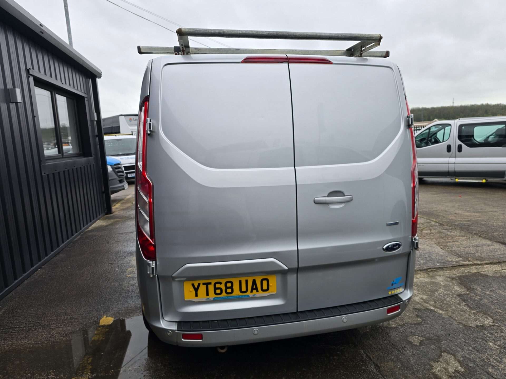 A 2018 FORD TRANSIT CUSTOM 300 LIMITED P/V L2 H1 A 2018 FORD TRANSIT CUSTOM 300 LIMITED P/V L2 H1