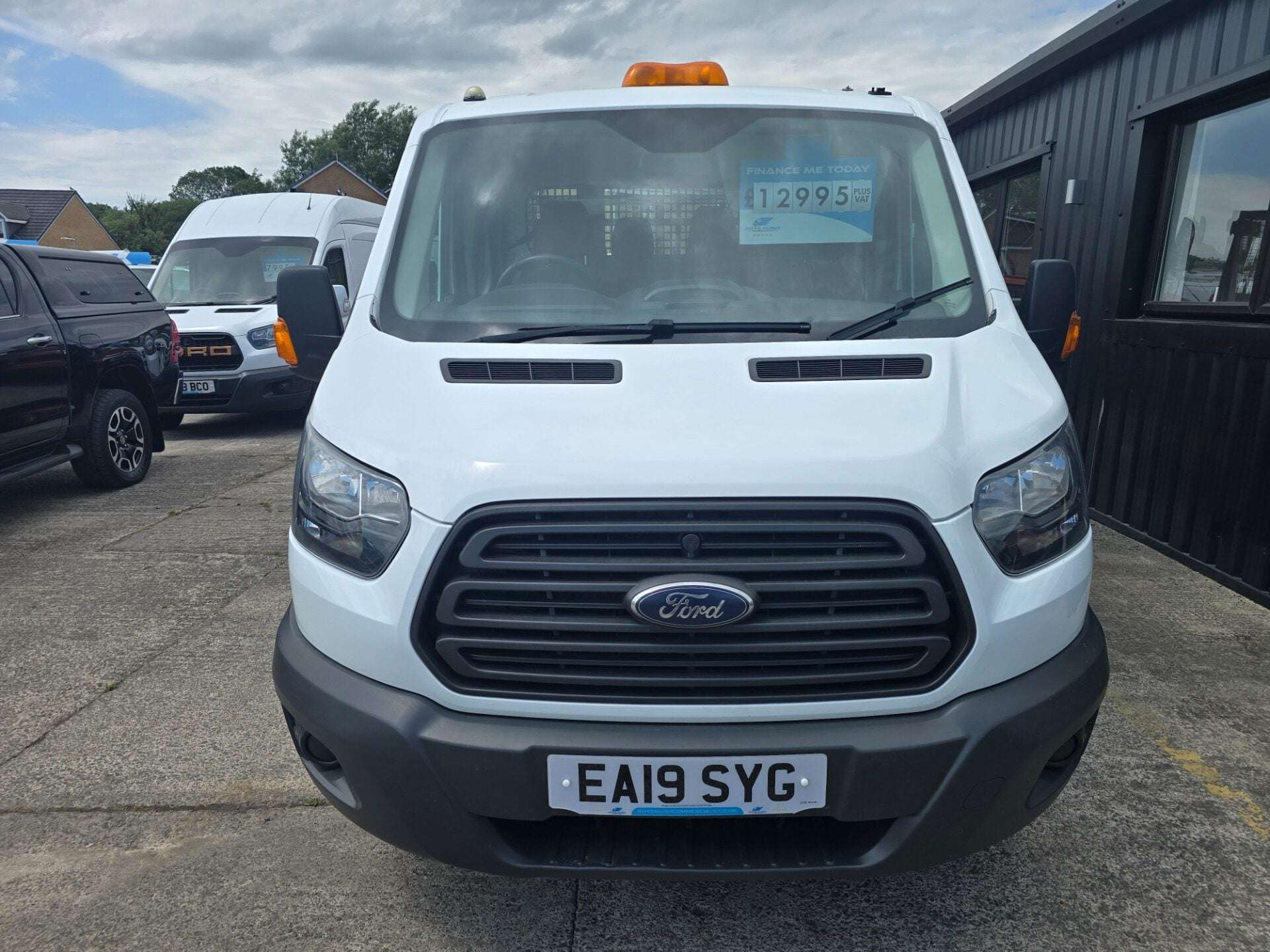A 2019 FORD TRANSIT 350 L3 DCB DCC DRW A 2019 FORD TRANSIT 350 L3 DCB DCC DRW