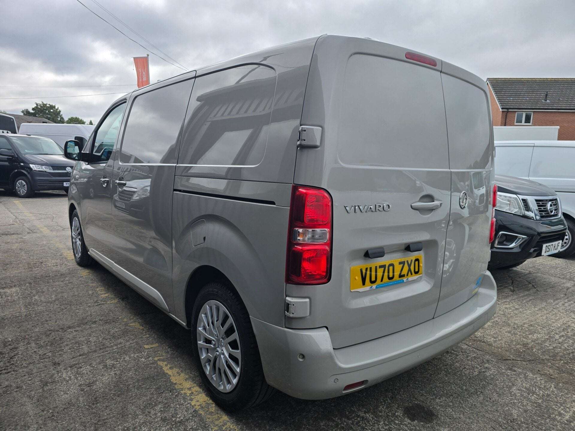 A 2020 VAUXHALL VIVARO L1H1 2700 SPORTIVE S/S A 2020 VAUXHALL VIVARO L1H1 2700 SPORTIVE S/S