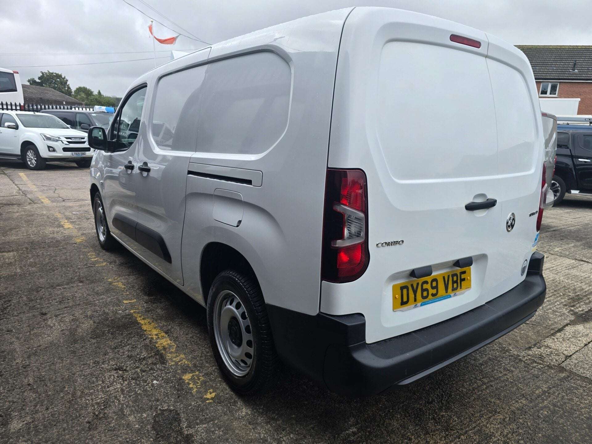 A 2019 VAUXHALL COMBO L2H1 2300 EDITION S/S A 2019 VAUXHALL COMBO L2H1 2300 EDITION S/S