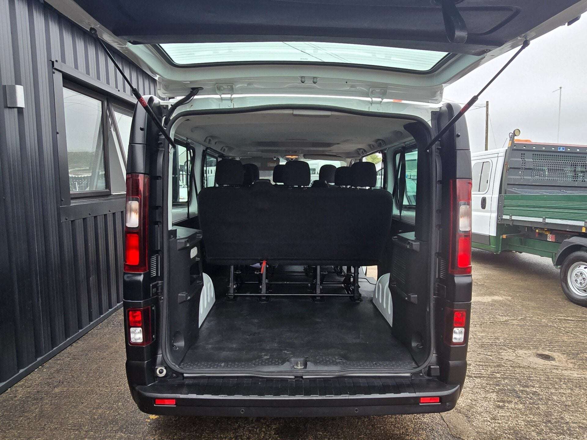 2017 VAUXHALL VIVARO 2017 VAUXHALL VIVARO