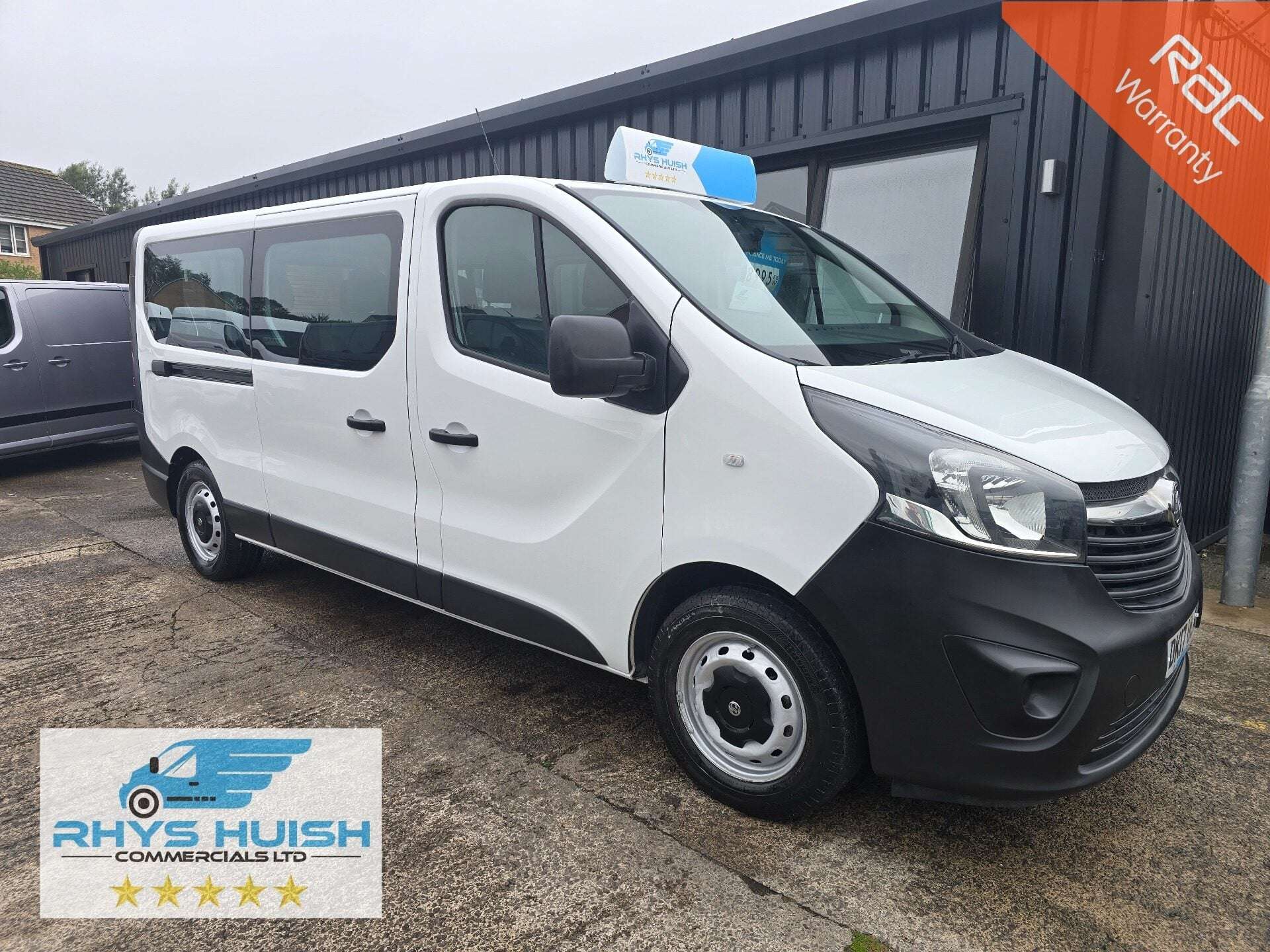 A 2017 VAUXHALL VIVARO L2H1 2900 COMBI CDTI BITURBO S/S A 2017 VAUXHALL VIVARO L2H1 2900 COMBI CDTI BITURBO S/S