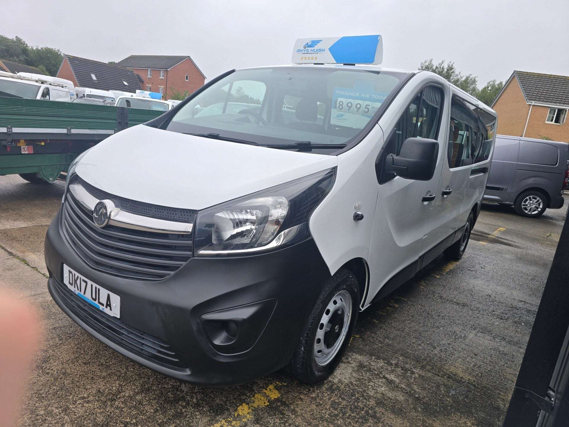 A 2017 VAUXHALL VIVARO L2H1 2900 COMBI CDTI BITURBO S/S A 2017 VAUXHALL VIVARO L2H1 2900 COMBI CDTI BITURBO S/S
