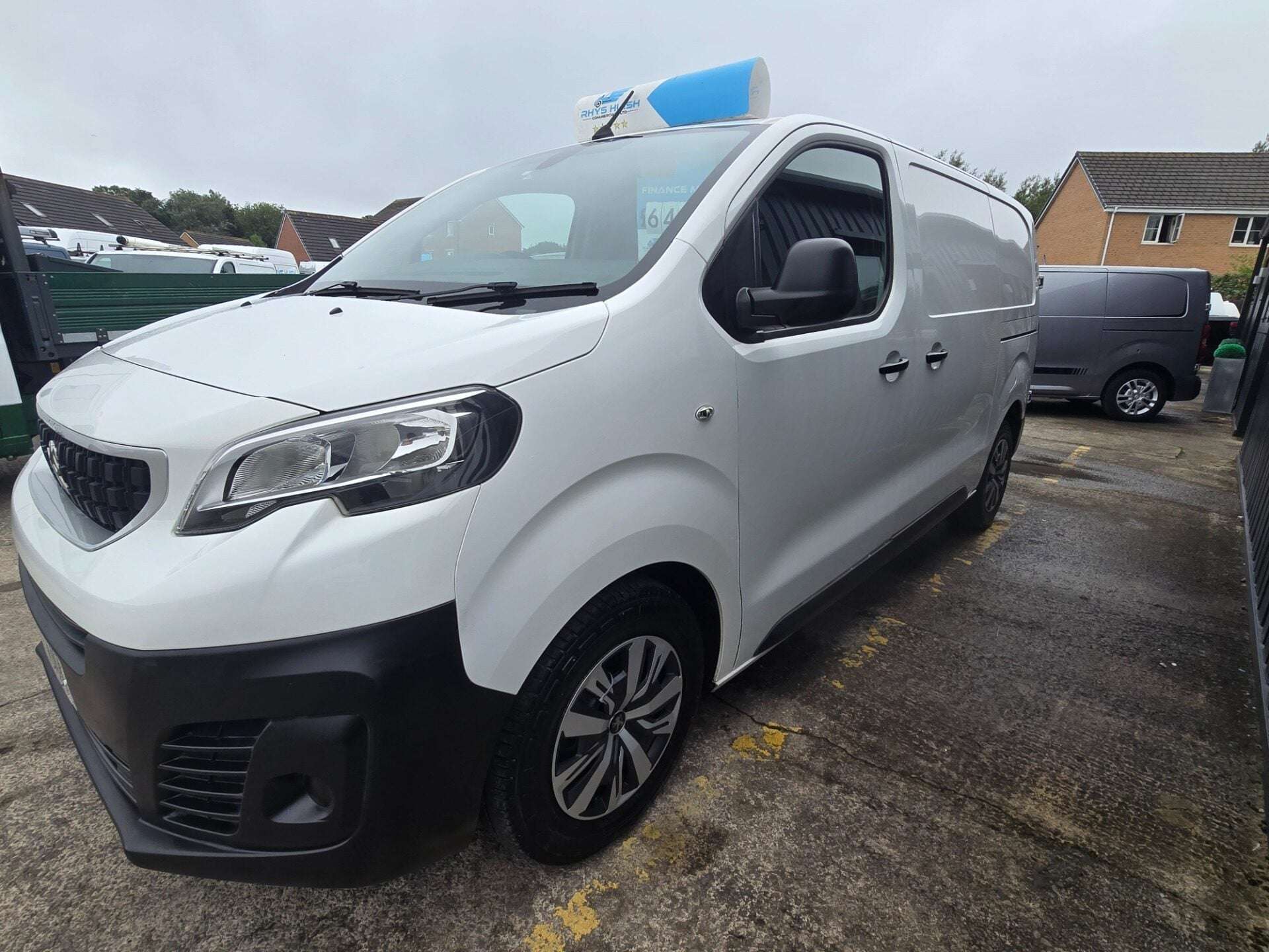 A 2017 PEUGEOT EXPERT BLUE HDI PROFESSIONAL STANDARD A 2017 PEUGEOT EXPERT BLUE HDI PROFESSIONAL STANDARD