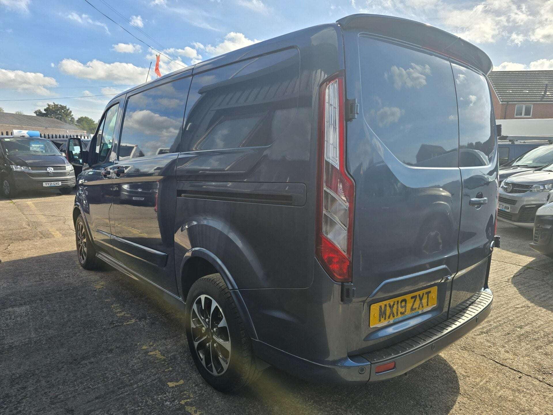 A 2019 FORD TRANSIT CUSTOM 310 SPORT P/V L1 H1 A 2019 FORD TRANSIT CUSTOM 310 SPORT P/V L1 H1