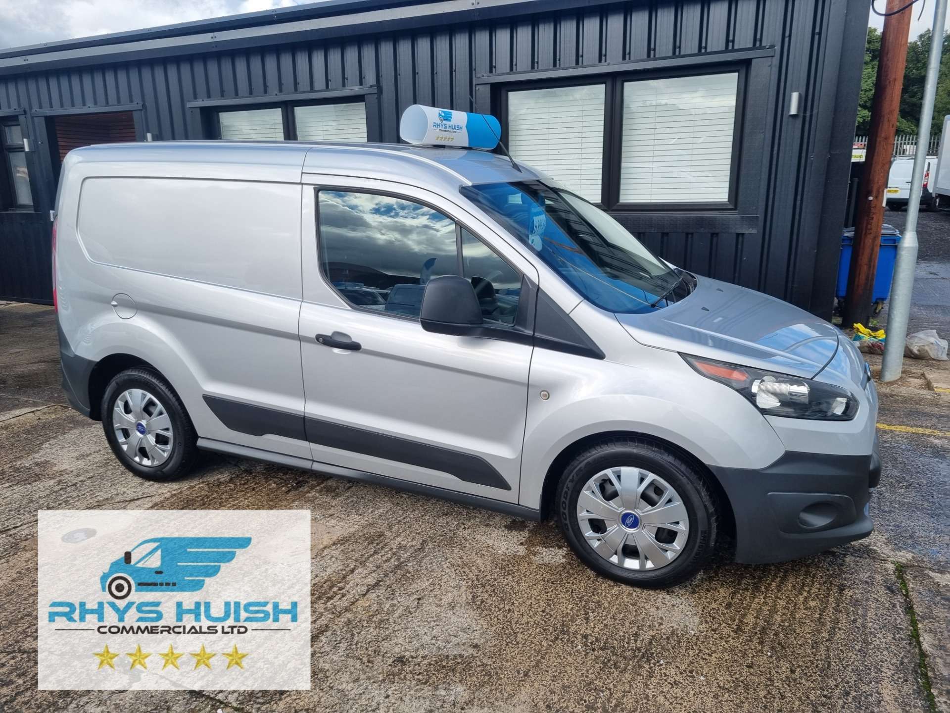 A 2017 FORD TRANSIT CONNECT 200 P/V A 2017 FORD TRANSIT CONNECT 200 P/V