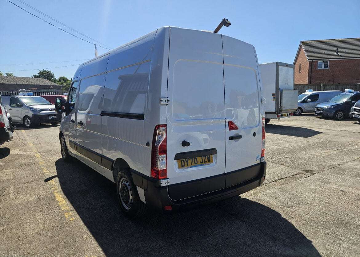 A 2020 VAUXHALL MOVANO L2H2 F3300 A 2020 VAUXHALL MOVANO L2H2 F3300