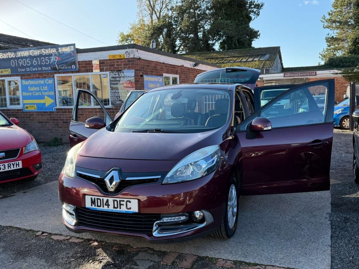 Check out this Renault Scenic 2014 Diesel Manual