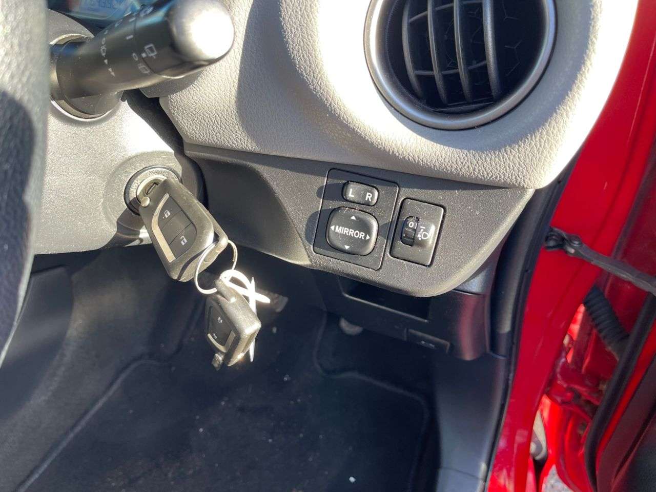 2015 TOYOTA YARIS 2015 TOYOTA YARIS