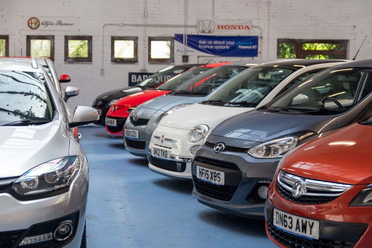 A 2013 TOYOTA YARIS 1.33 Dual VVT-i TR Hatchback 5dr Petrol Manual Euro 5 (101 ps) A 2013 TOYOTA YARIS 1.33 Dual VVT-i TR Hatchback 5dr Petrol Manual Euro 5 (101 ps)