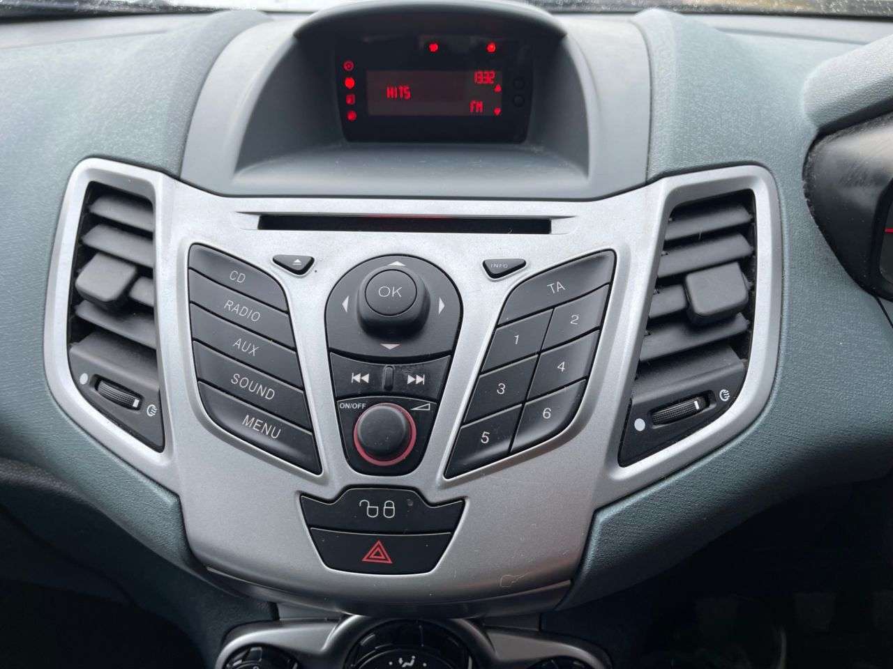 2010 FORD FIESTA 2010 FORD FIESTA