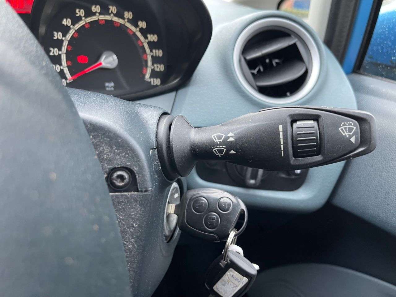 2010 FORD FIESTA 2010 FORD FIESTA