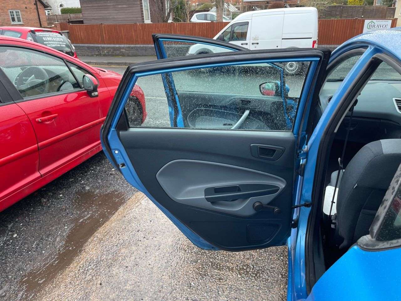 2010 FORD FIESTA 2010 FORD FIESTA