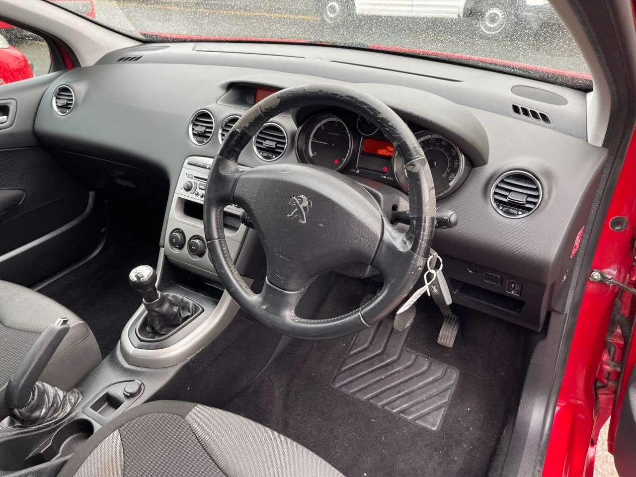 2013 PEUGEOT 308 2013 PEUGEOT 308