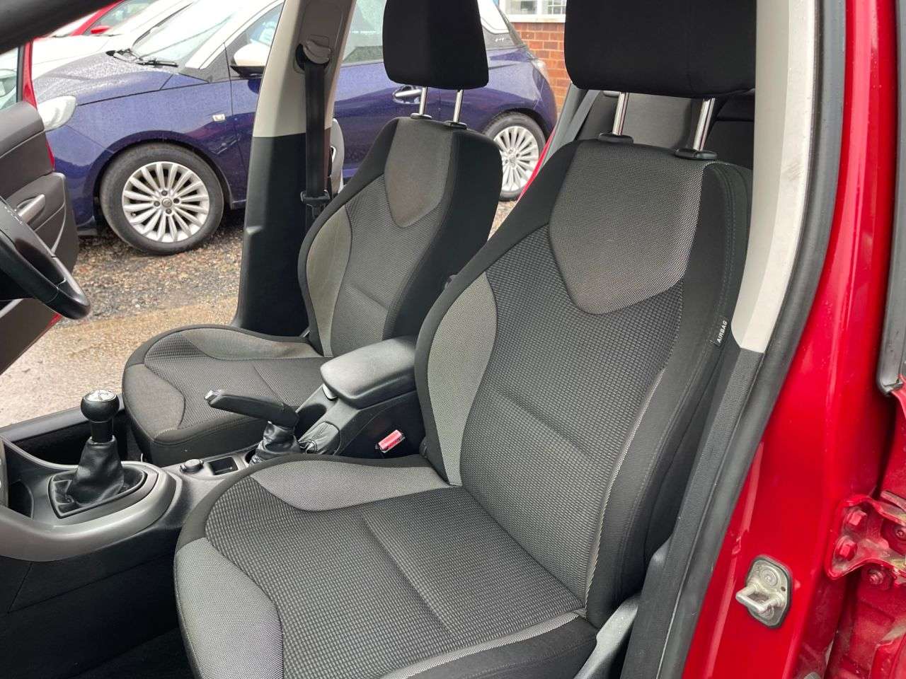 2013 PEUGEOT 308 2013 PEUGEOT 308