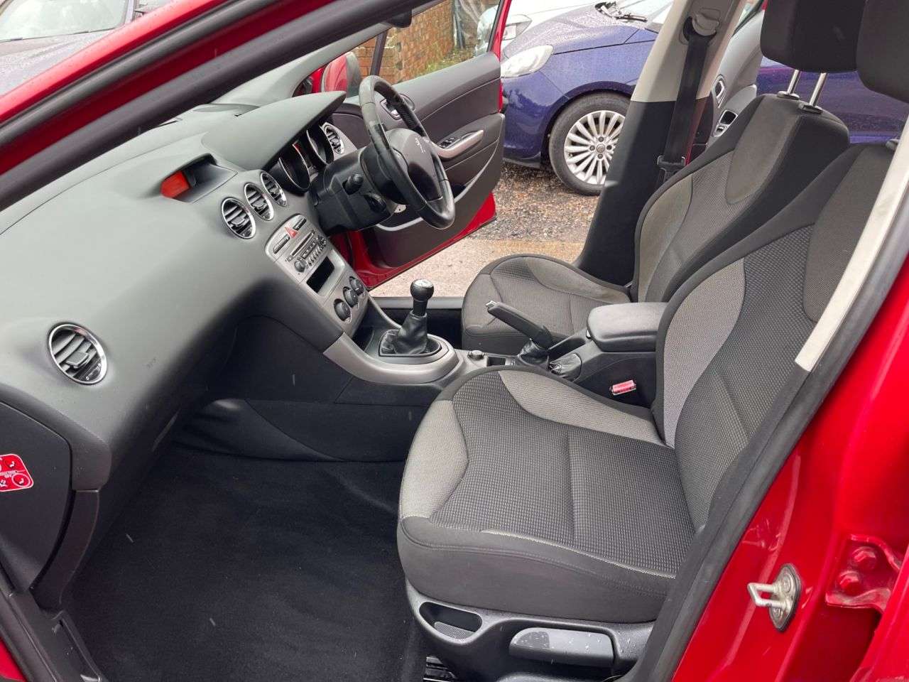 2013 PEUGEOT 308 2013 PEUGEOT 308