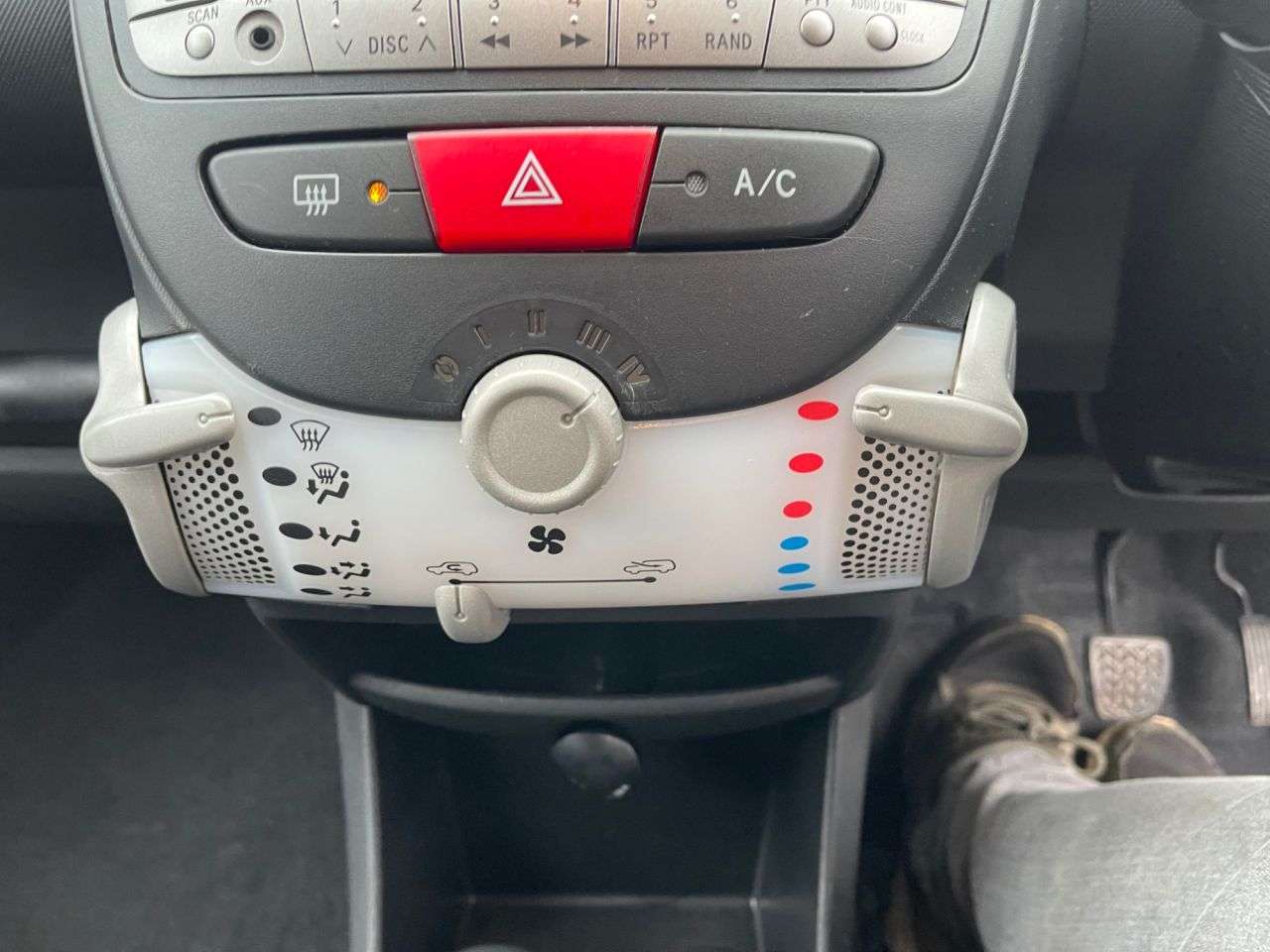 2013 TOYOTA AYGO 2013 TOYOTA AYGO