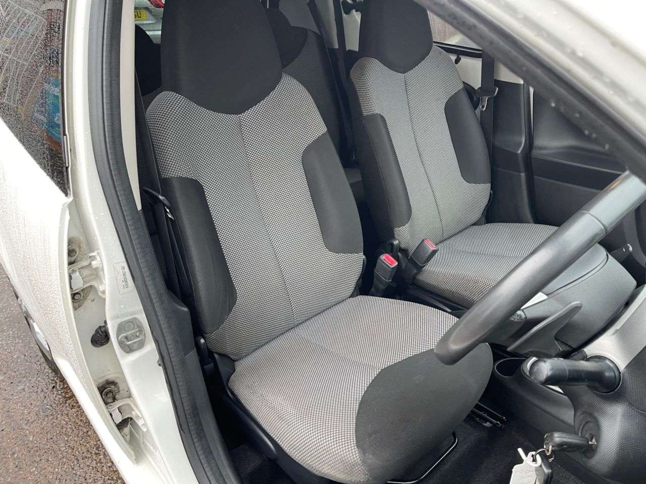 2013 TOYOTA AYGO 2013 TOYOTA AYGO