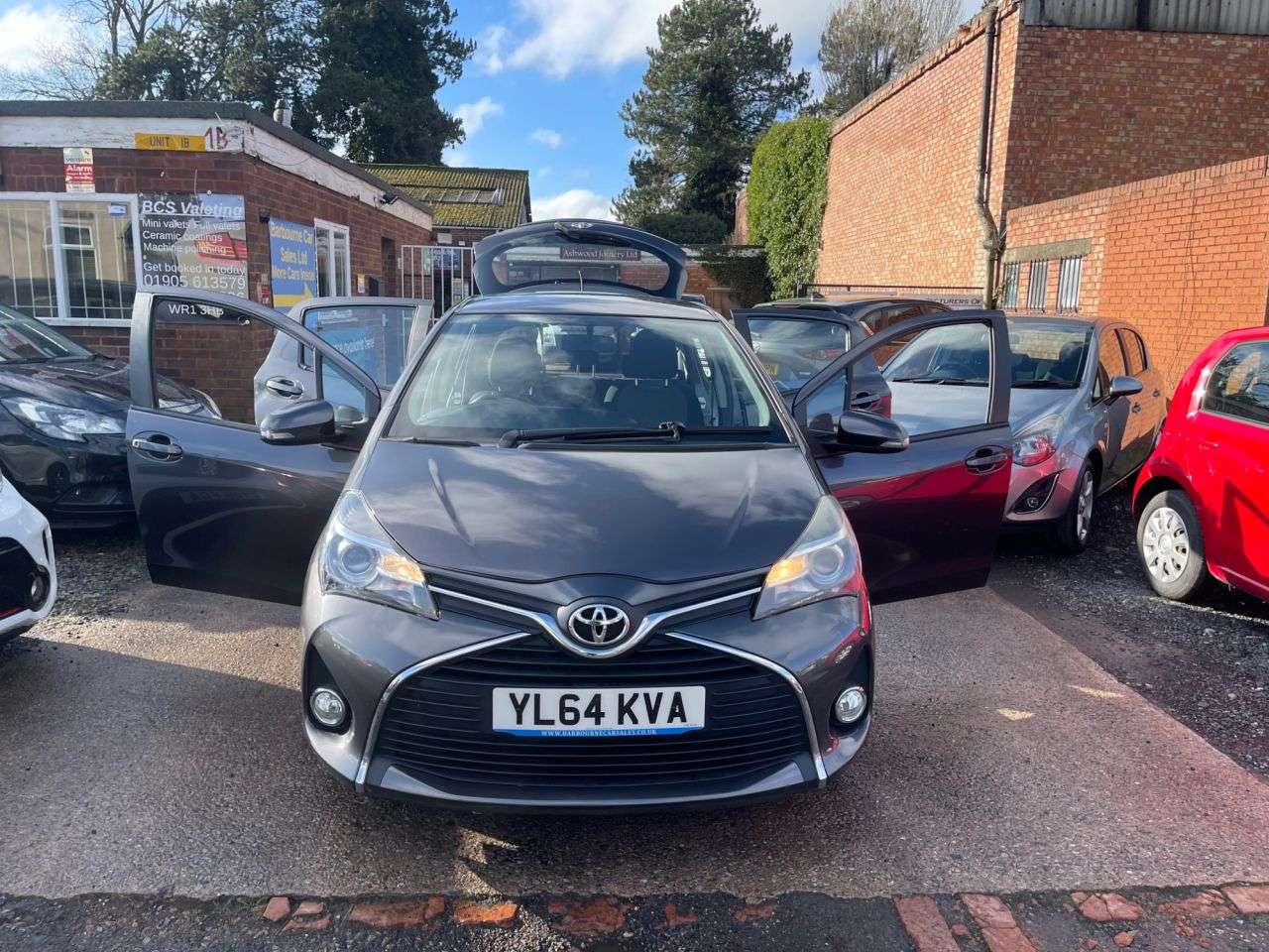 2015 TOYOTA YARIS 2015 TOYOTA YARIS