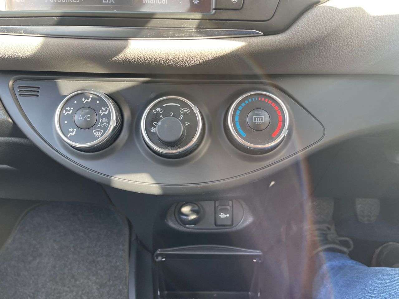 2015 TOYOTA YARIS 2015 TOYOTA YARIS