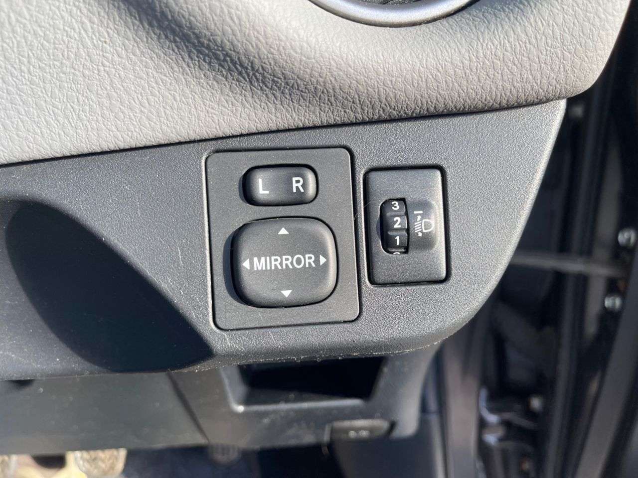 2015 TOYOTA YARIS 2015 TOYOTA YARIS