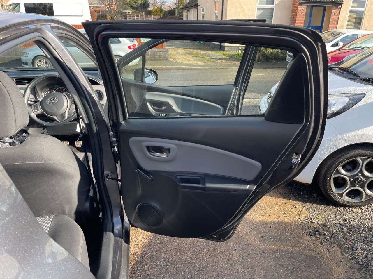 2015 TOYOTA YARIS 2015 TOYOTA YARIS