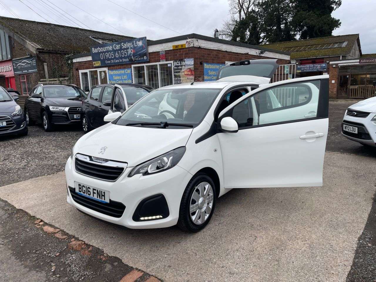 A 2016 PEUGEOT 108 1.0 Active Hatchback 5dr Petrol Manual Euro 6 (68 ps) A 2016 PEUGEOT 108 1.0 Active Hatchback 5dr Petrol Manual Euro 6 (68 ps)