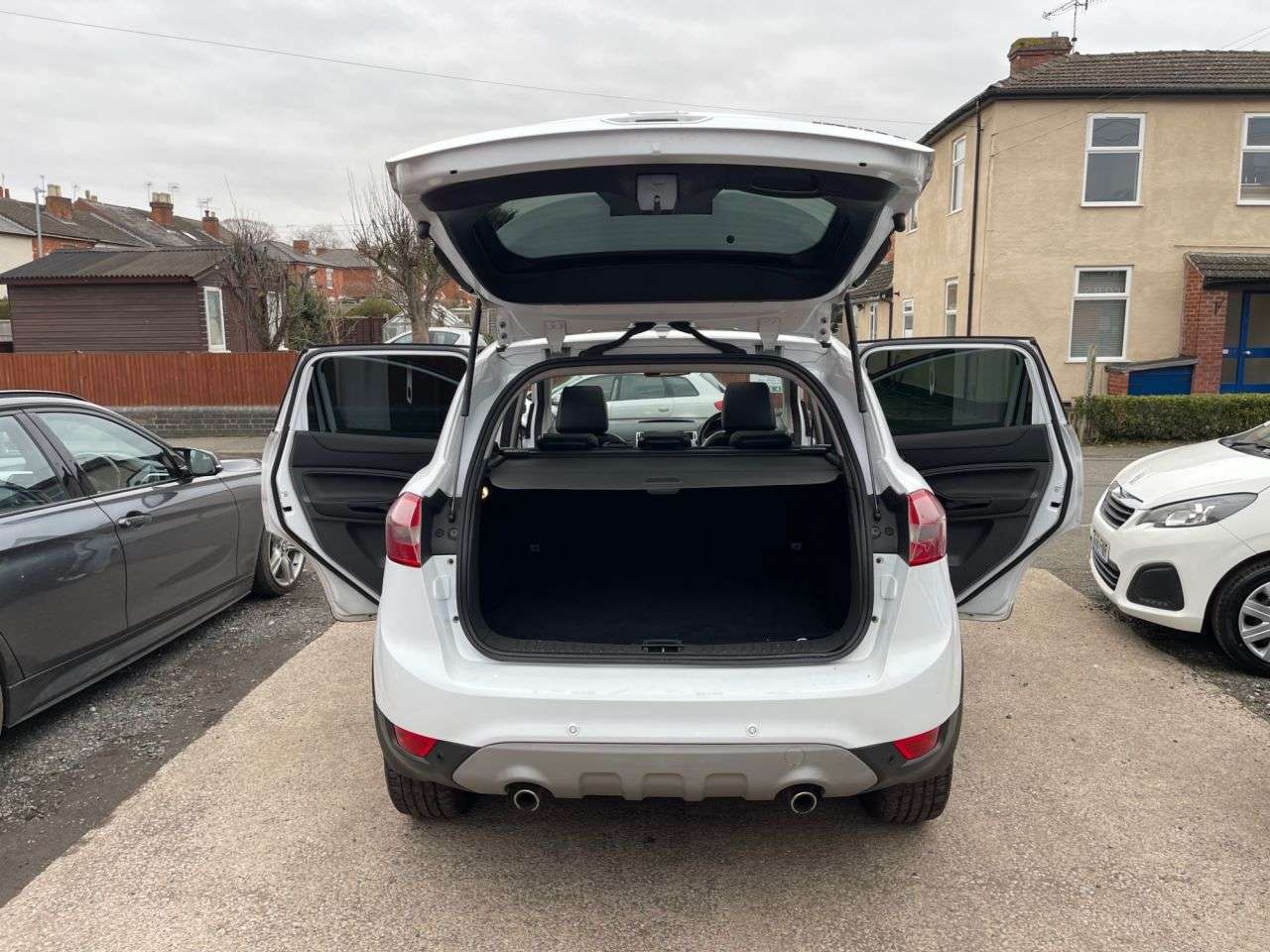 A 2012 FORD KUGA 2.0 TDCi Titanium X SUV 5dr Diesel Manual 2WD Euro 5 (140 ps) A 2012 FORD KUGA 2.0 TDCi Titanium X SUV 5dr Diesel Manual 2WD Euro 5 (140 ps)