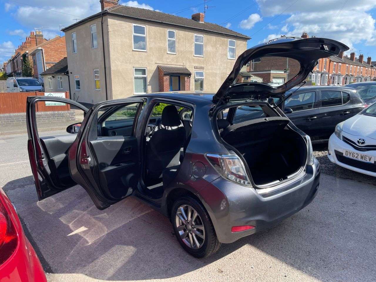 A 2014 TOYOTA YARIS VVT-I ICON PLUS A 2014 TOYOTA YARIS VVT-I ICON PLUS